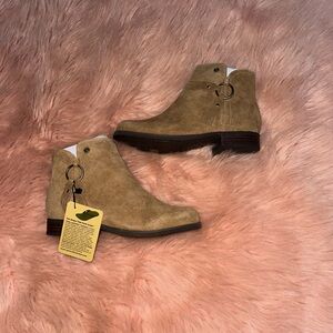 Spenco women’s orthotic arch support Tan Suede Ankle Boots 6D